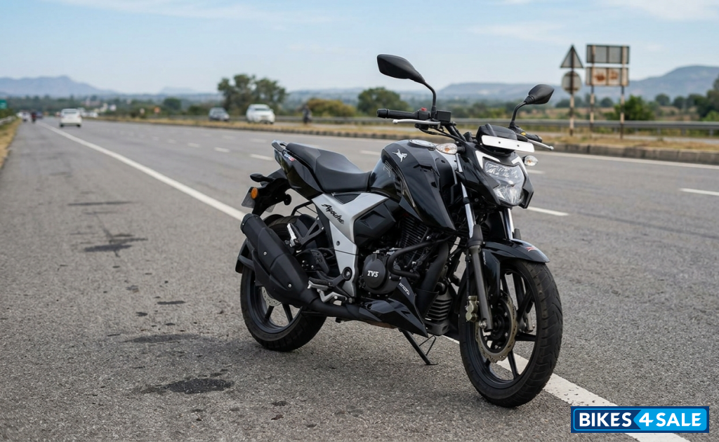 Black TVS Apache RTR 160 4V BS6