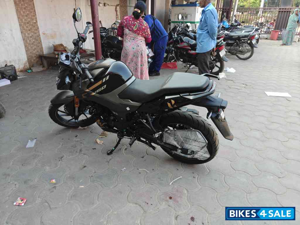 Hero Xtreme 160R 4V Combat Edition