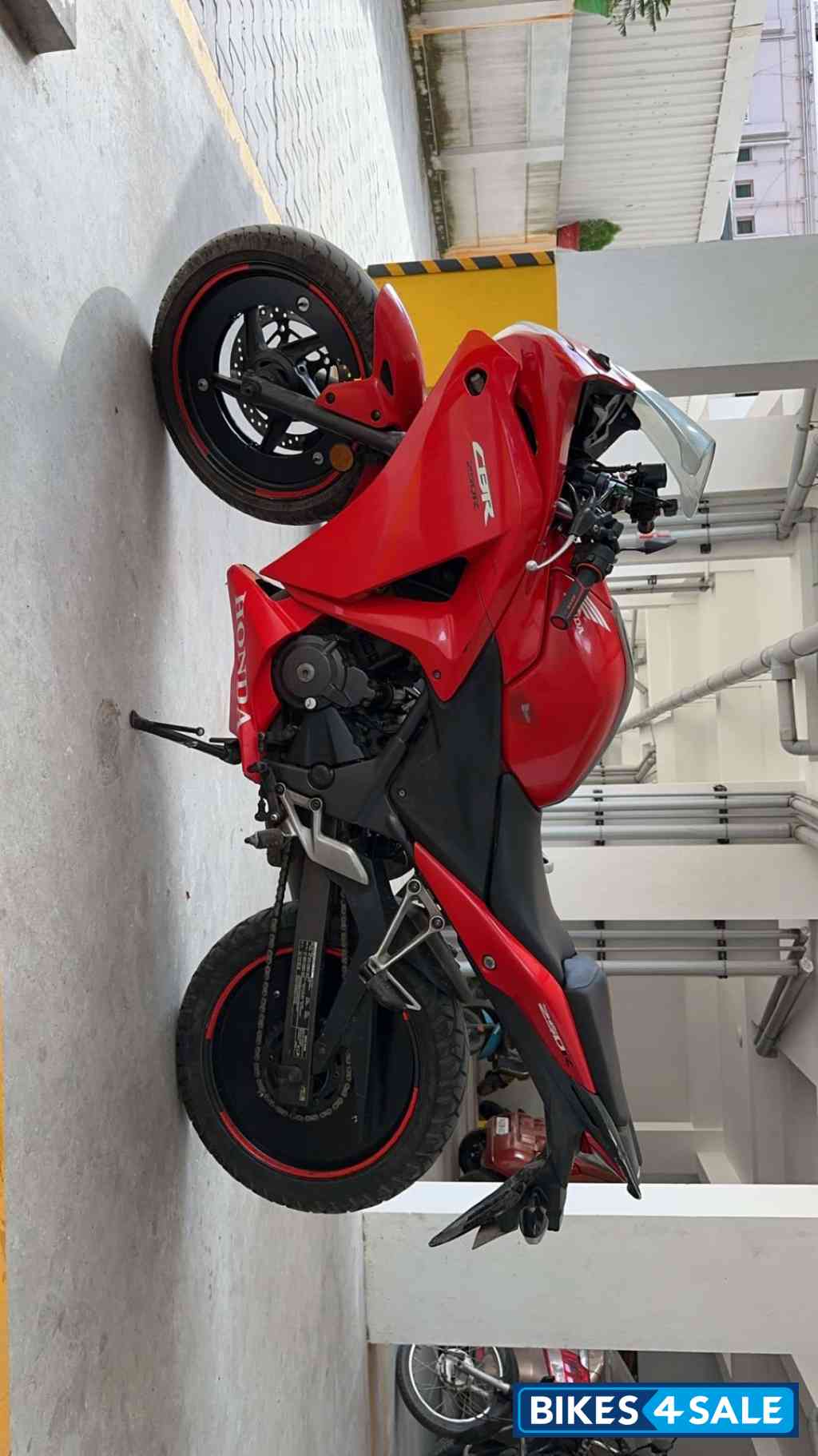 Red Honda CBR 250R