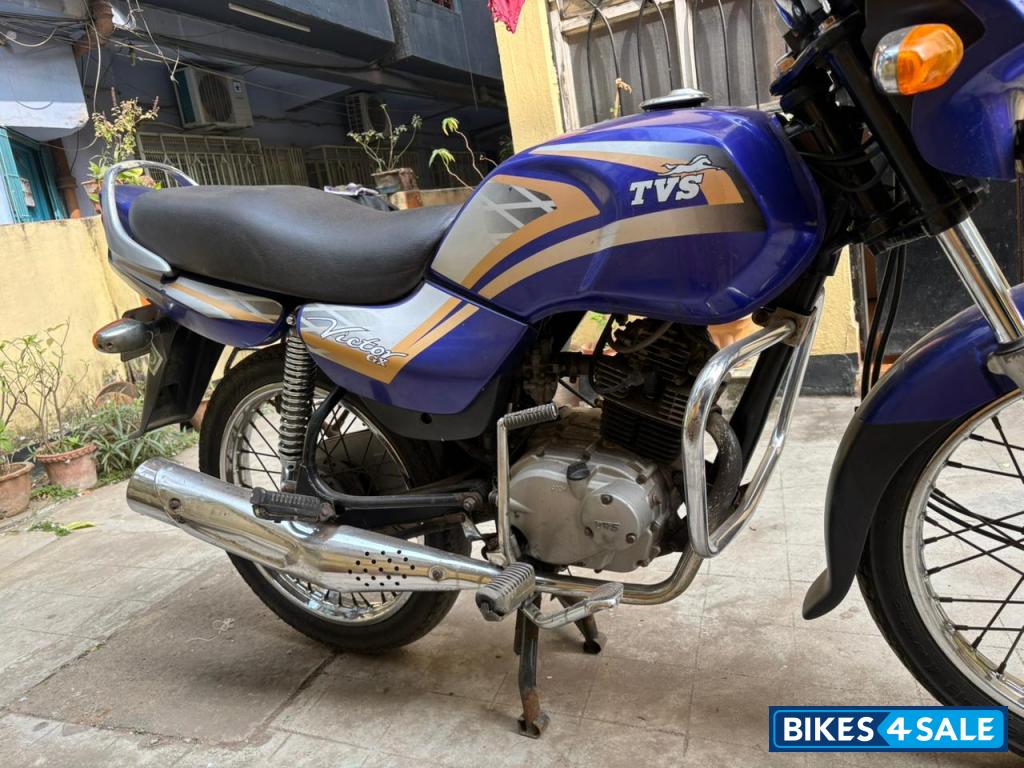 Blue TVS Victor GX Blue TVS Victor GX