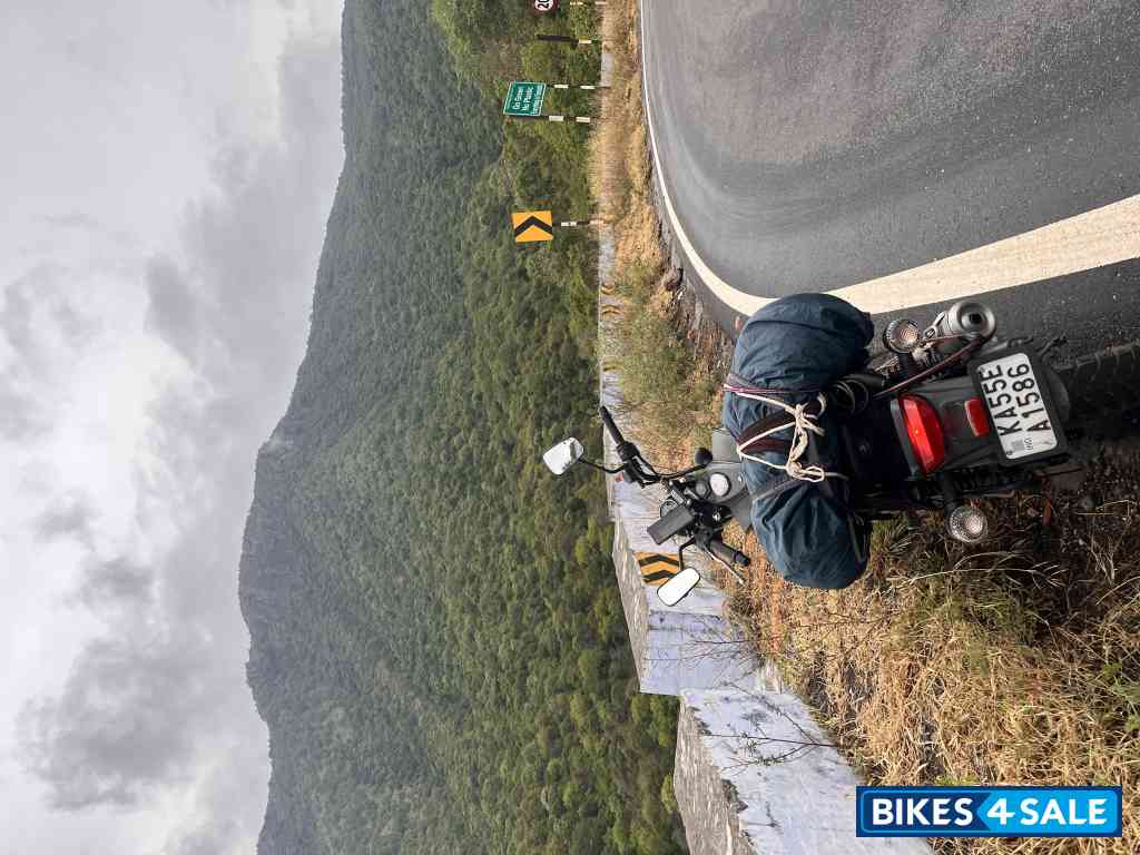 Black Bajaj Avenger Street 160 Black Bajaj Avenger Street 160