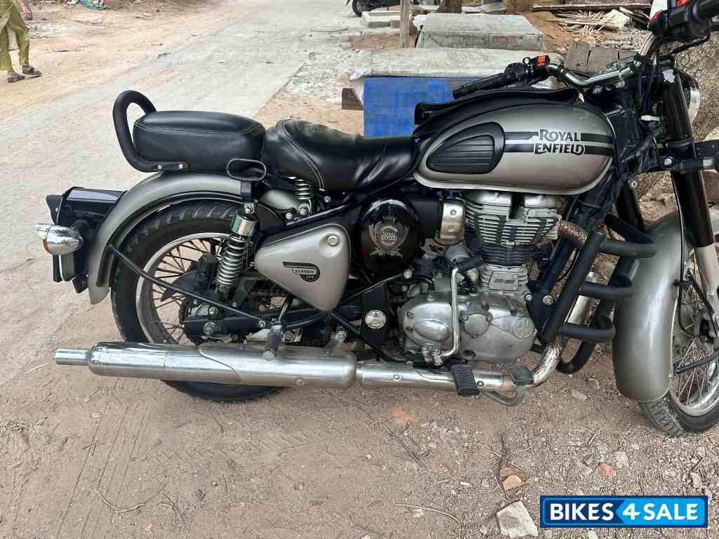 Royal Enfield Classic Gunmetal Grey Royal Enfield Classic Gunmetal Grey