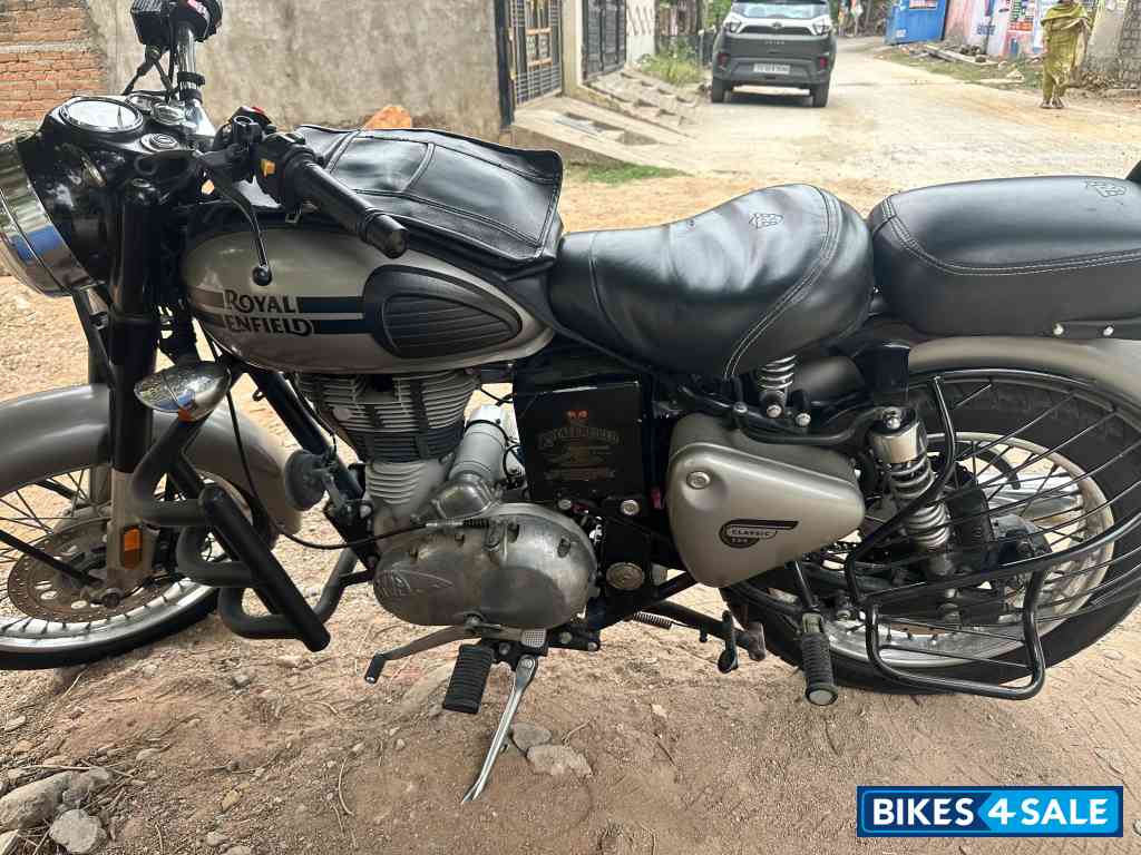 Royal Enfield Classic Gunmetal Grey Royal Enfield Classic Gunmetal Grey