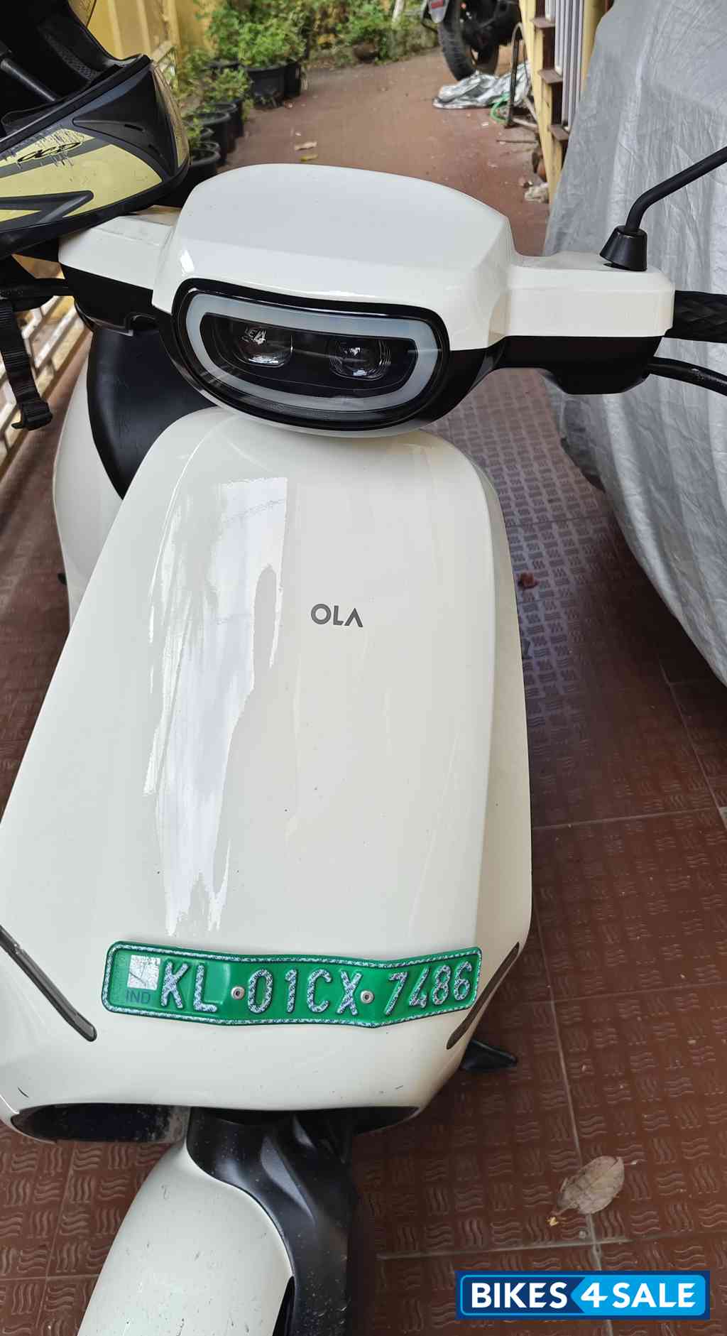 White Ola S1 Pro