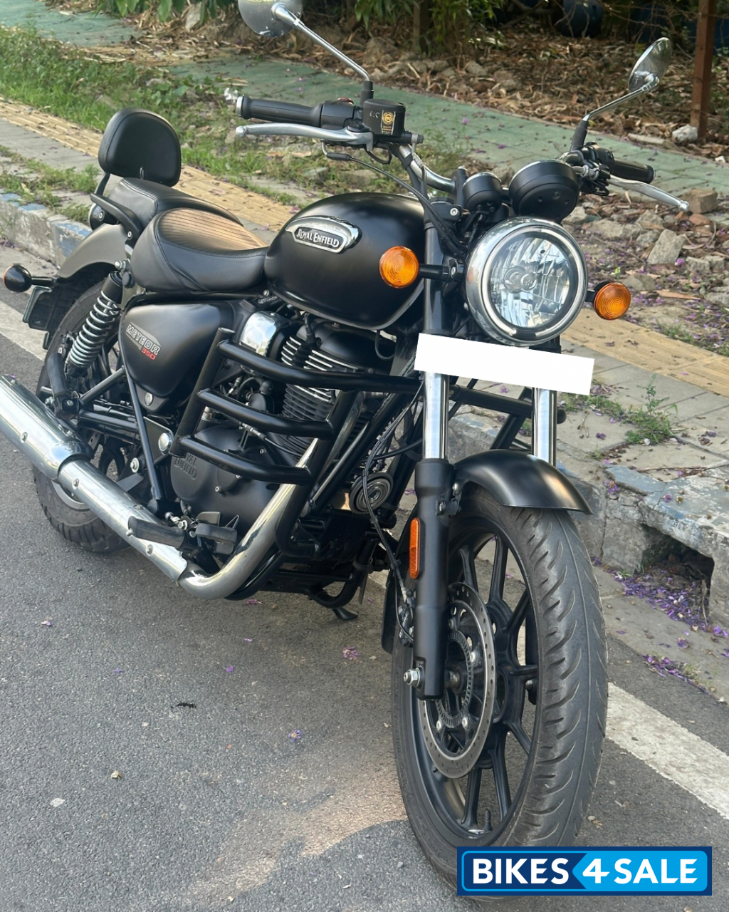Matt Black Royal Enfield Meteor 350 Stellar