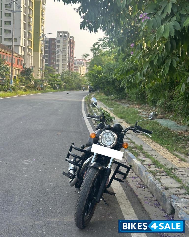 Matt Black Royal Enfield Meteor 350 Stellar Matt Black Royal Enfield Meteor 350 Stellar