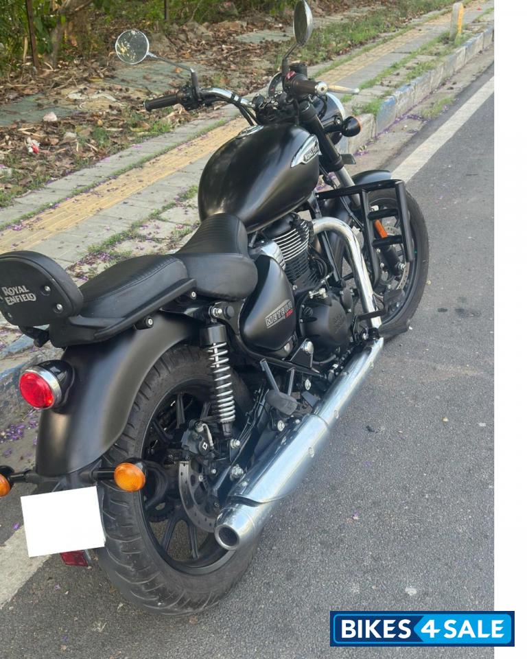 Matt Black Royal Enfield Meteor 350 Stellar Matt Black Royal Enfield Meteor 350 Stellar