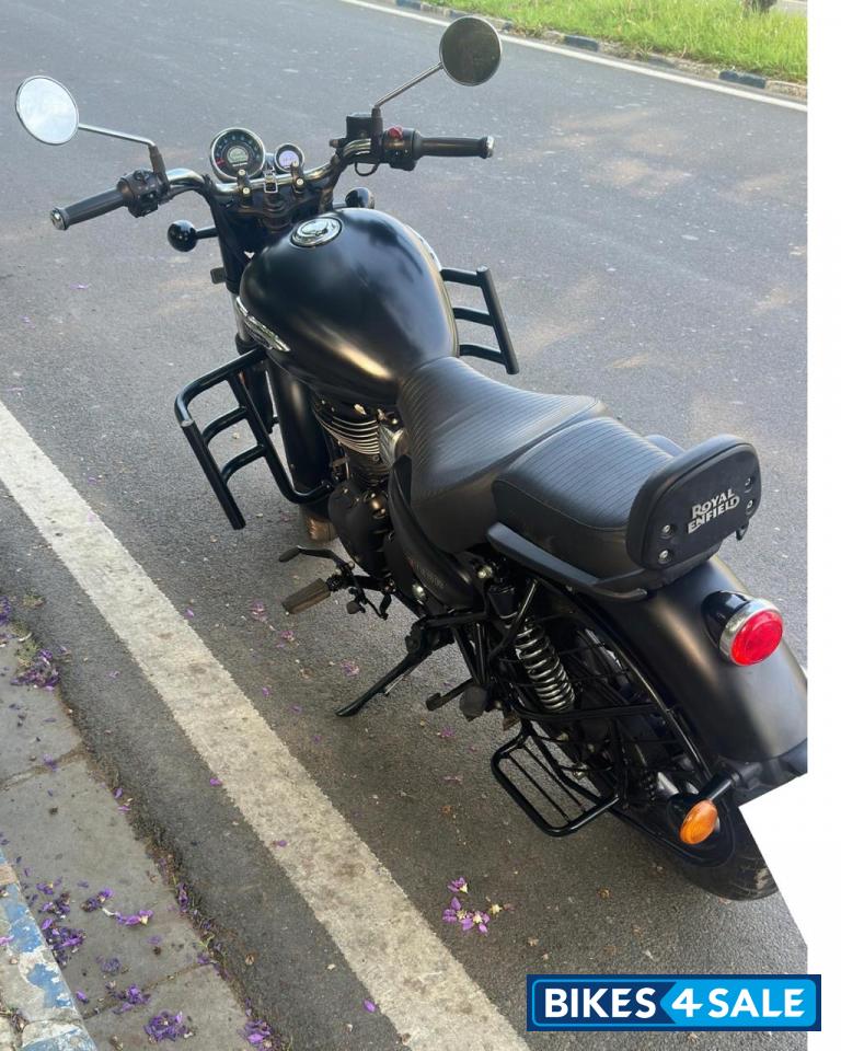 Matt Black Royal Enfield Meteor 350 Stellar Matt Black Royal Enfield Meteor 350 Stellar