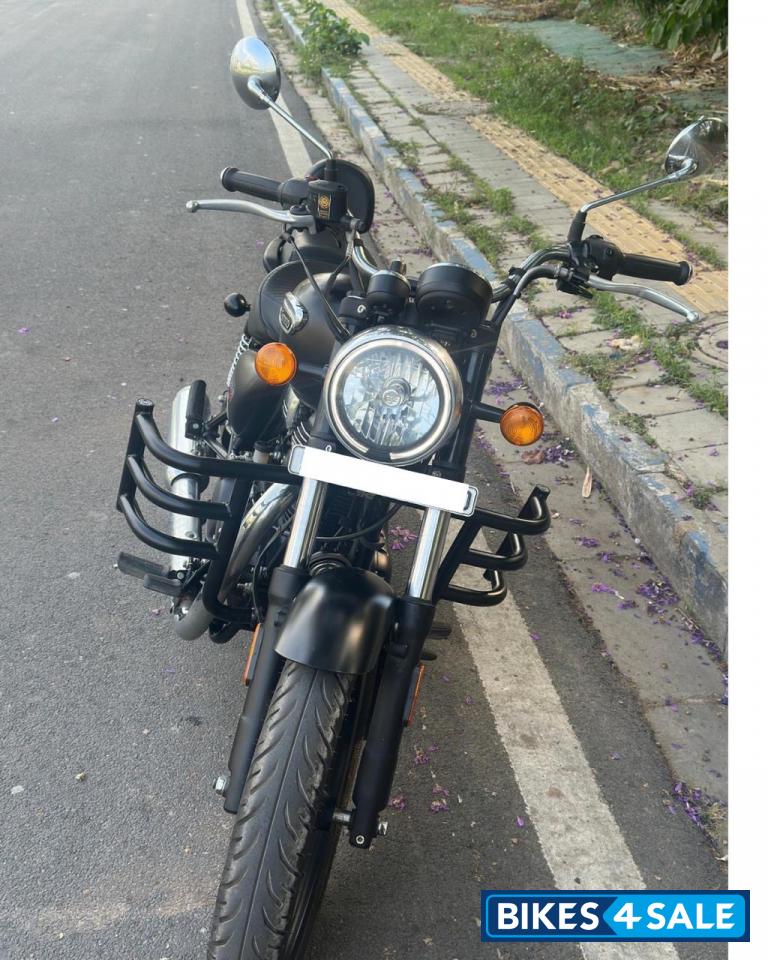 Matt Black Royal Enfield Meteor 350 Stellar Matt Black Royal Enfield Meteor 350 Stellar