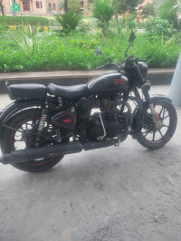 Black Royal Enfield Classic Stealth Black