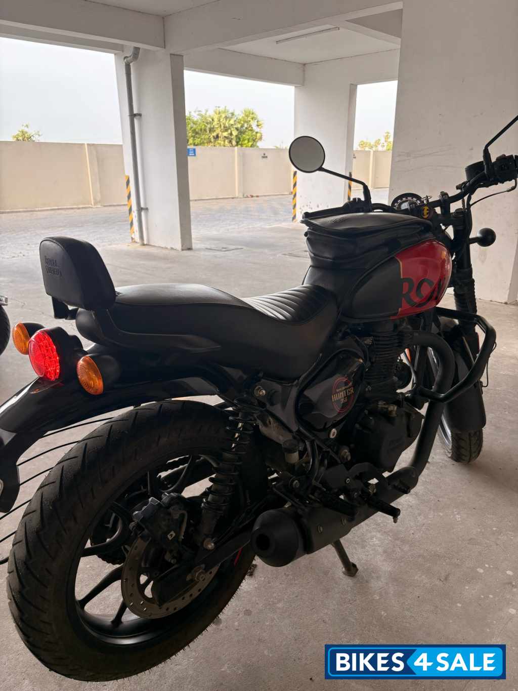 Red Royal Enfield Hunter 350 Metro