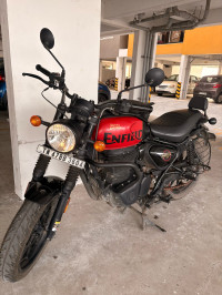 Red Royal Enfield Hunter 350 Metro