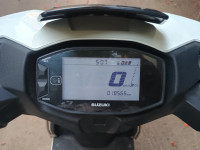White Suzuki Avenis 125 Ride Connect Edition