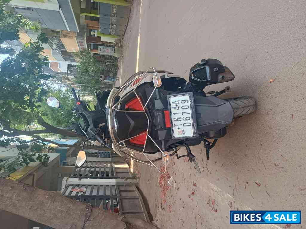 White Suzuki Avenis 125 Ride Connect Edition White Suzuki Avenis 125 Ride Connect Edition