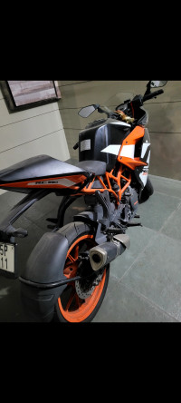 Orange KTM RC 390