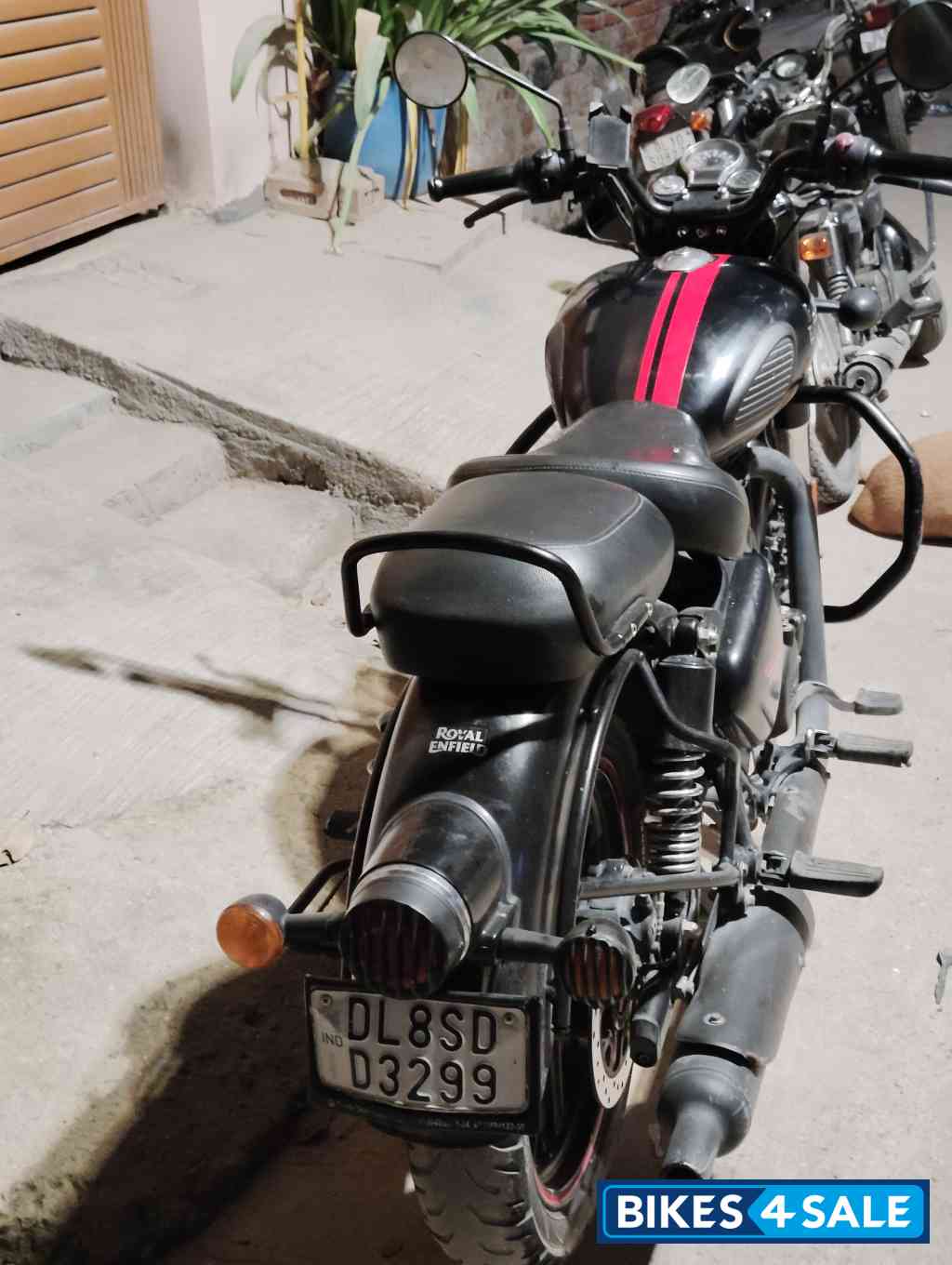 Jet Black Royal Enfield Classic 350 Dual Channel BS6