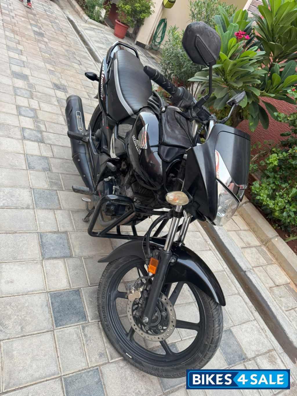 Black Honda CB Unicorn Black Honda CB Unicorn
