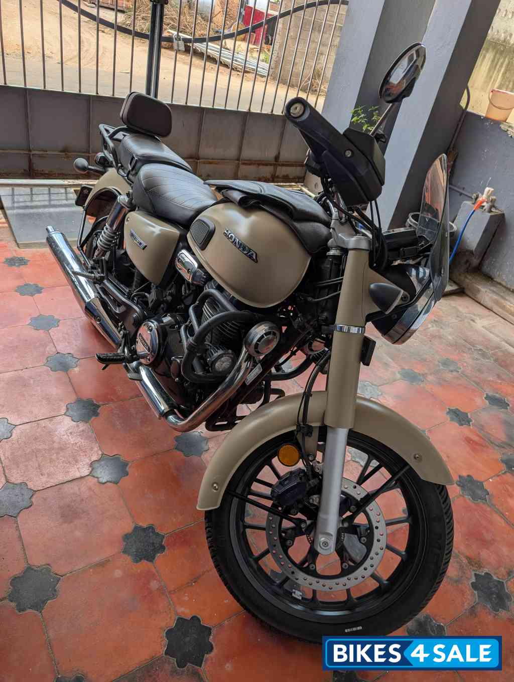 Dune Sand Honda CB350 DLX Pro