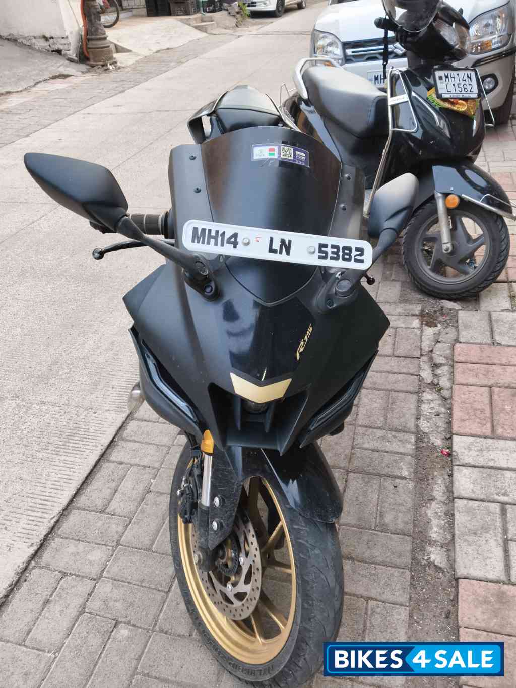 Yamaha R15 V4