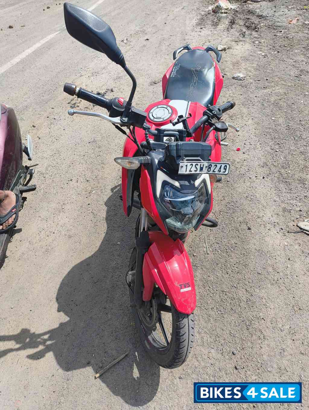 Red TVS Apache RTR 160 4V BS6