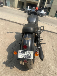 Yezdi Roadster Dual Tone