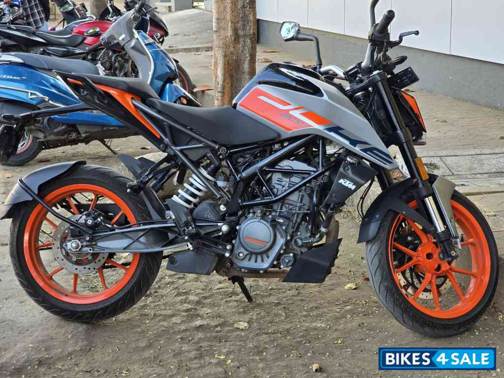 KTM Duke 200 2024