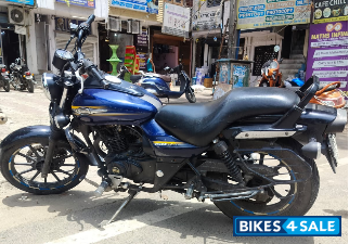 Blue Bajaj Avenger Street 150 Blue Bajaj Avenger Street 150