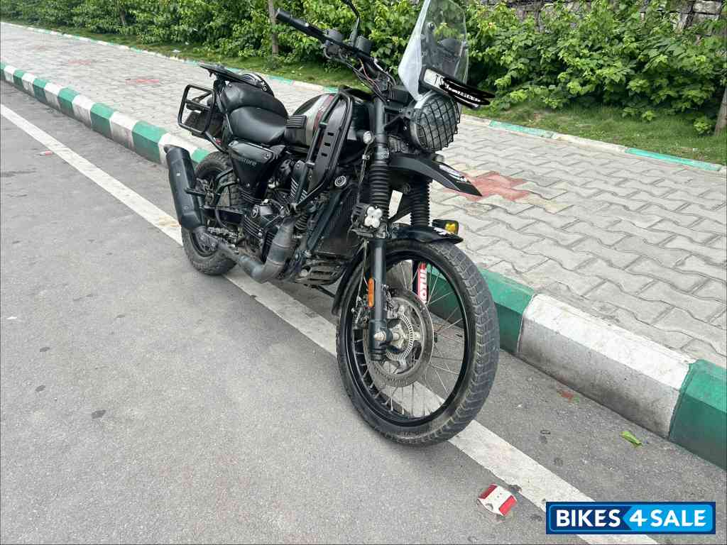 Mambo Black Yezdi Adventure Single Headlight Mambo Black Yezdi Adventure Single Headlight