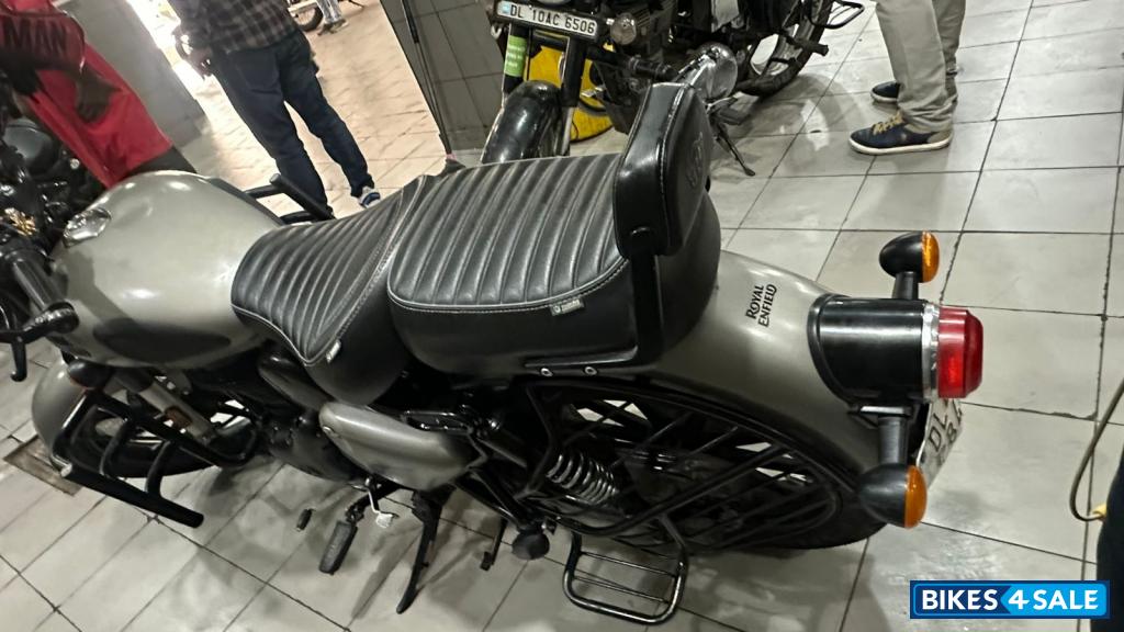 Royal Enfield Classic Gunmetal Grey Royal Enfield Classic Gunmetal Grey