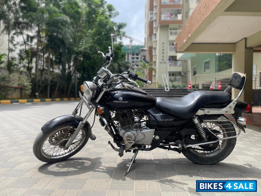 Bajaj Avenger 220 DTS-i Bajaj Avenger 220 DTS-i