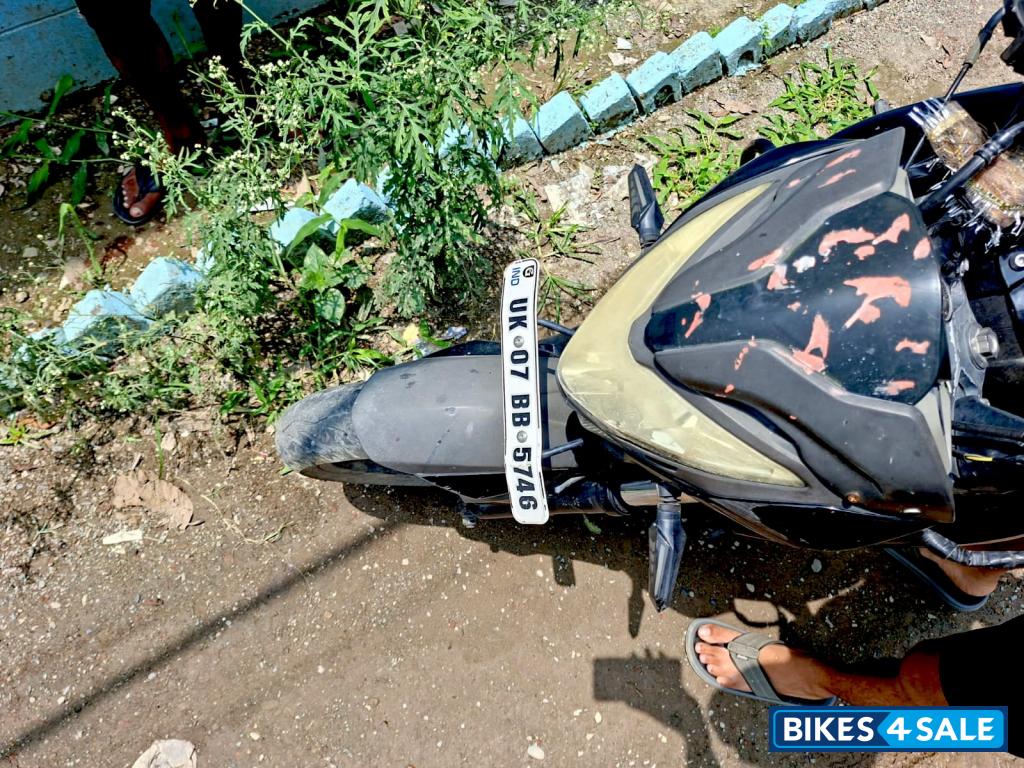 Black Bajaj Pulsar 200 NS