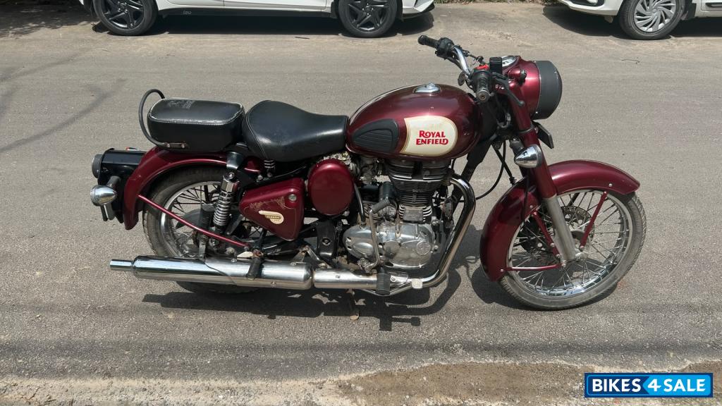 Maroon Royal Enfield Classic 350