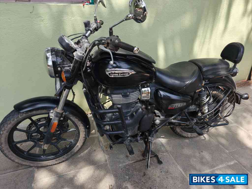 Royal Enfield Meteor 350 Stellar