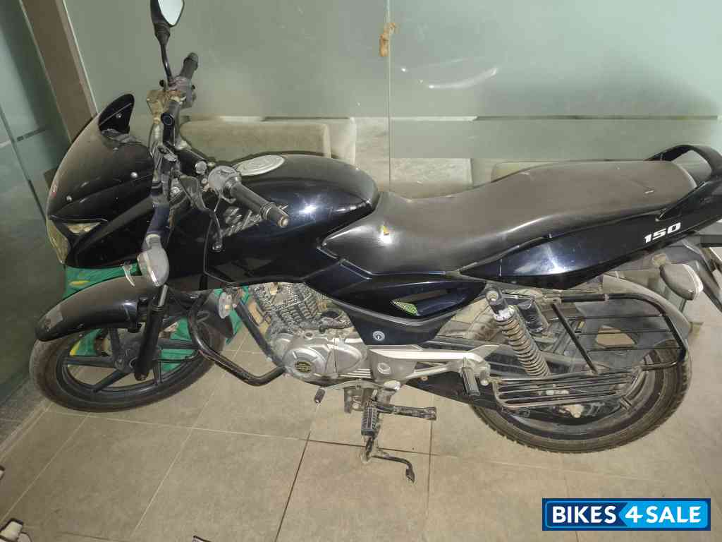 Black Bajaj Pulsar 150 DTSi