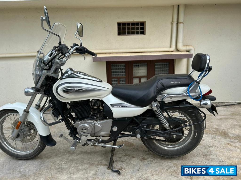 Bajaj Avenger Cruise 220 Bajaj Avenger Cruise 220