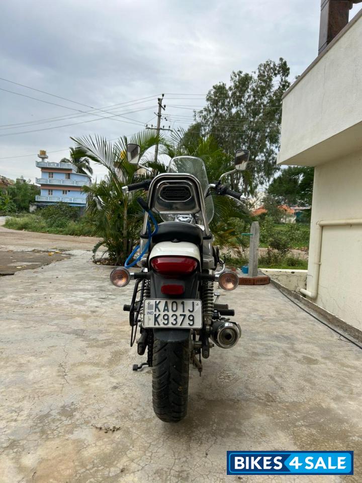 Bajaj Avenger Cruise 220 Bajaj Avenger Cruise 220