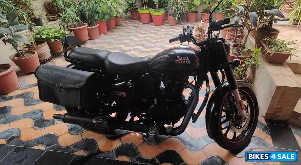 Royal Enfield Classic Stealth Black