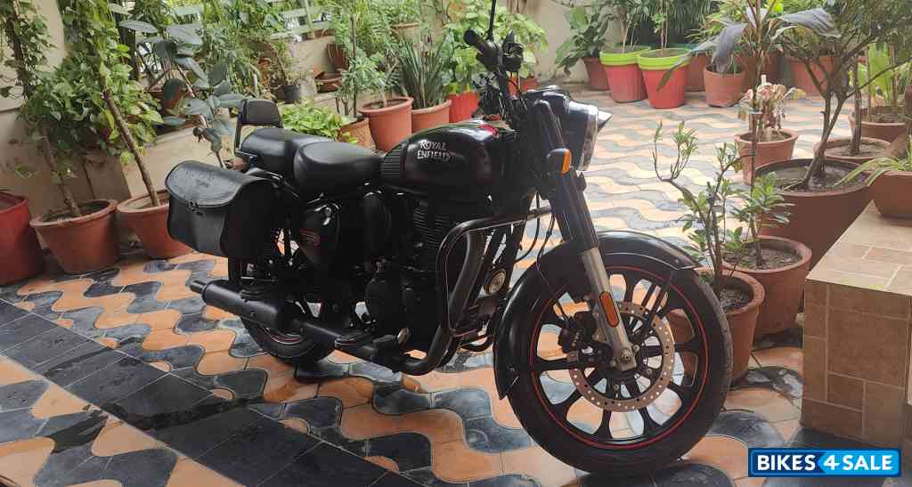 Royal Enfield Classic Stealth Black