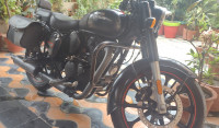 Royal Enfield Classic Stealth Black