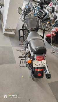 Black Royal Enfield Thunderbird 350