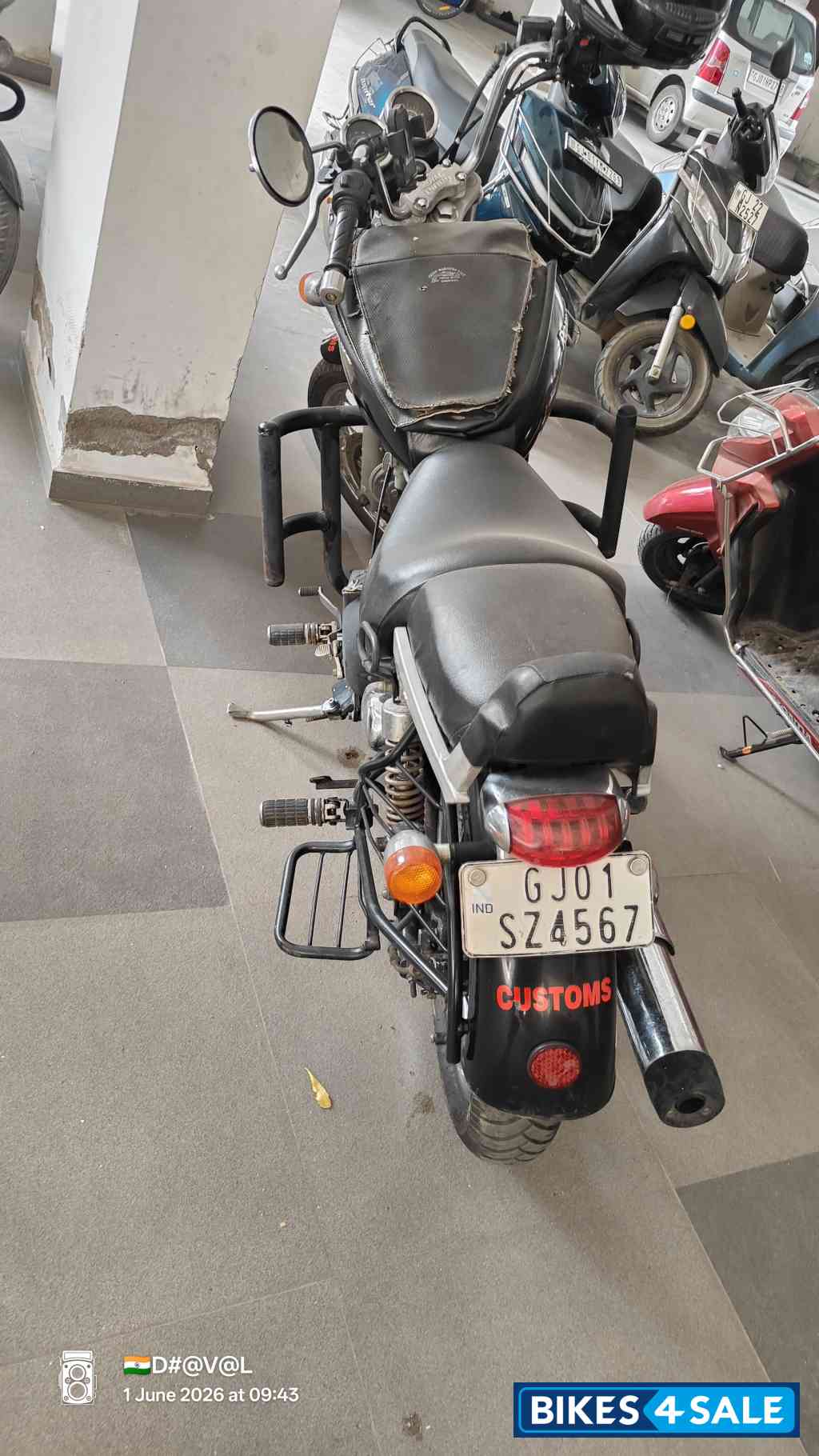Black Royal Enfield Thunderbird 350
