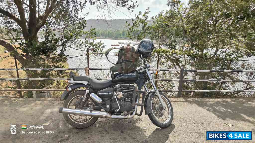 Black Royal Enfield Thunderbird 350