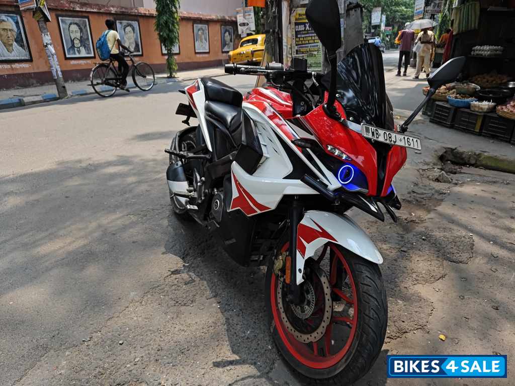 Racing Red Bajaj Pulsar RS 200 BS6 Racing Red Bajaj Pulsar RS 200 BS6