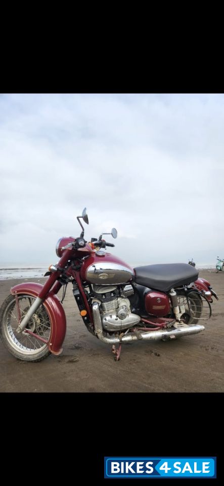 Maroon Jawa 350