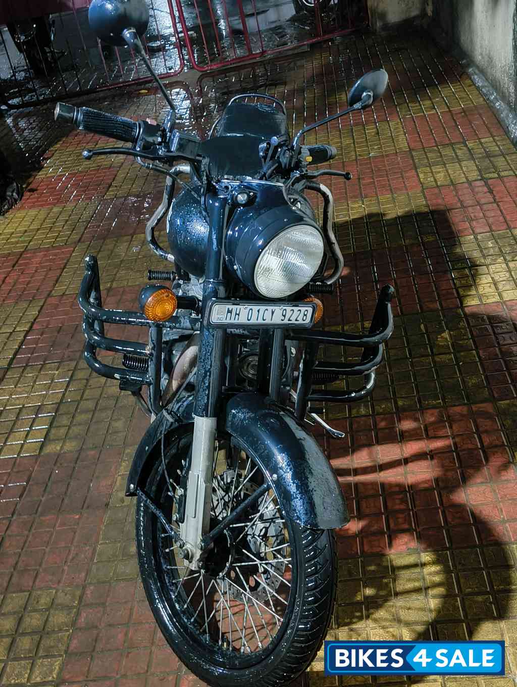 Stealth Black Royal Enfield Classic 500 Stealth Black Royal Enfield Classic 500