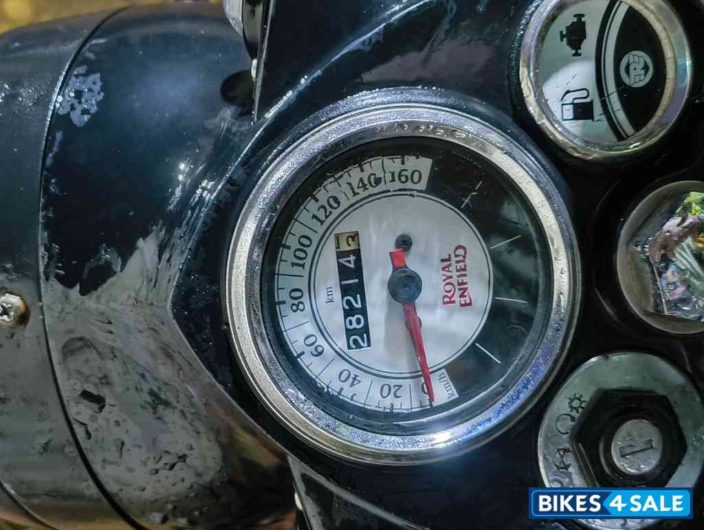 Stealth Black Royal Enfield Classic 500 Stealth Black Royal Enfield Classic 500