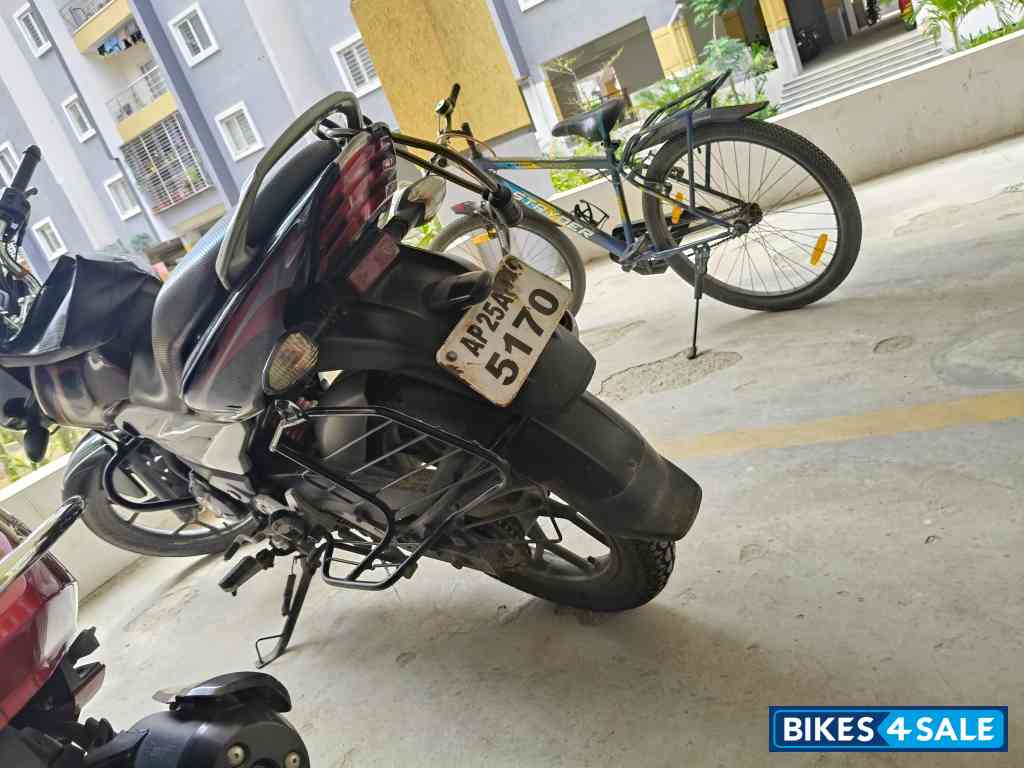 Bajaj Discover 125 ST
