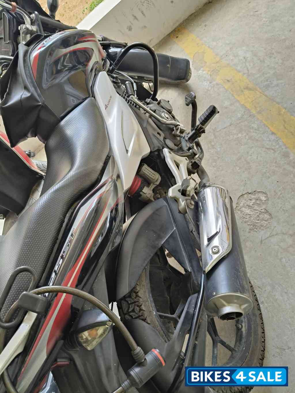 Bajaj Discover 125 ST Bajaj Discover 125 ST