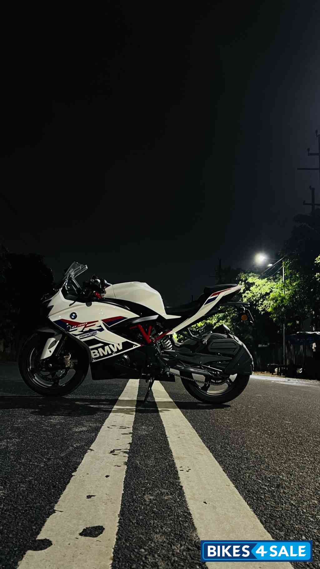 Polar White BMW G 310 RR