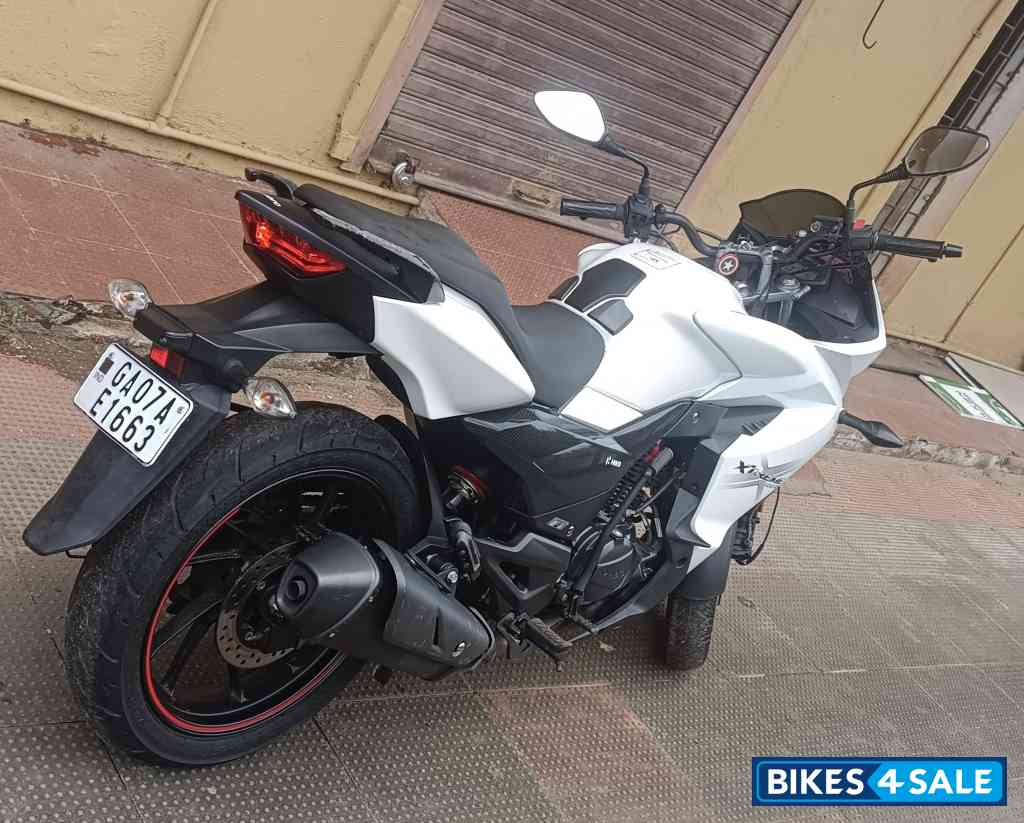 White Hero Xtreme 200S